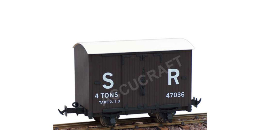 LYNTON & BARNSTAPLE 4 WHEEL GOODS VAN