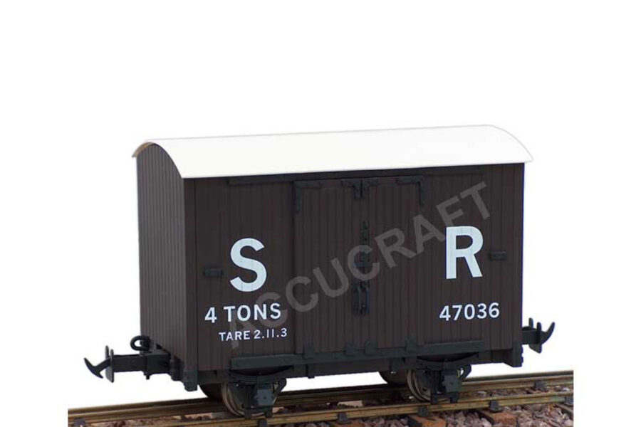 LYNTON & BARNSTAPLE 4 WHEEL GOODS VAN